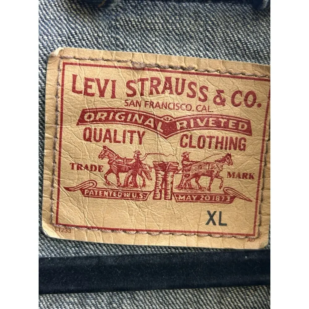 Levi's Premium Classic Denim Trucker Jacket Size XL 70589